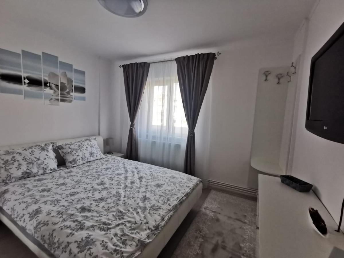 Apartament Regim Hotelier Deva Exterior photo